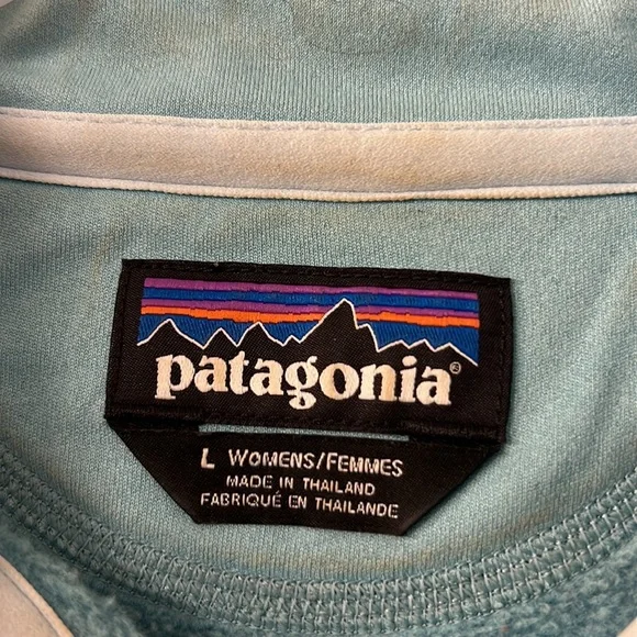 Like NEW light blue Patagonia pullover! This is in GREAT condition! - Picture 2 of 3